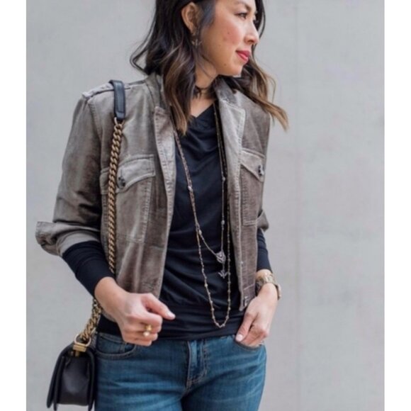 CABI Silvery Taupe Sunday Topper Velvet Button-Up Short Women's Jacket Size XS - Picture 3 of 10